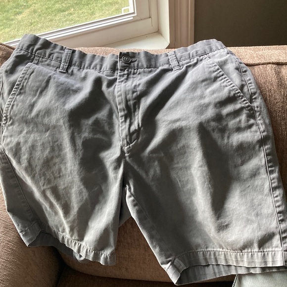 Men’s Shorts - Picture 1 of 6